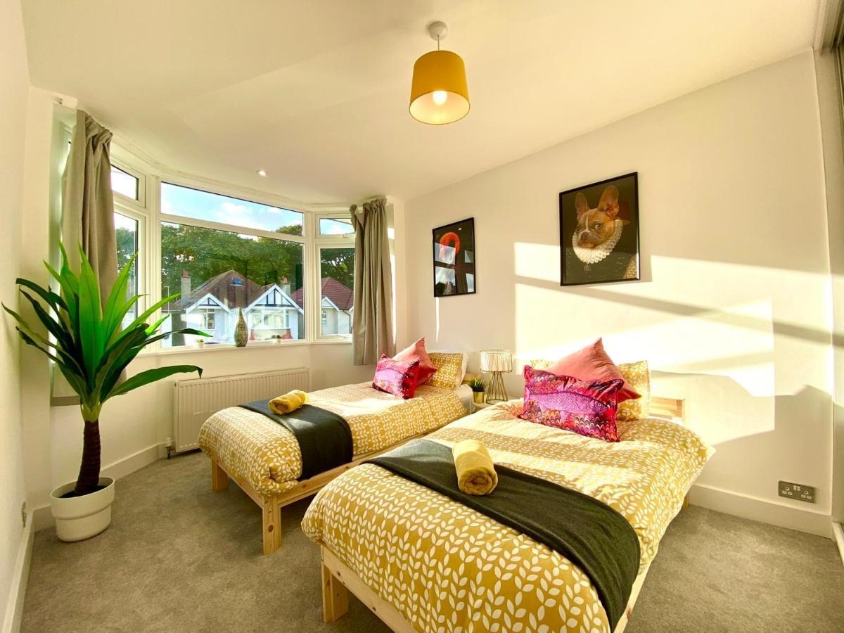 2 Min Walk To The Best Beach! Stunning Newly Refurbished Stylish 2 Bedroom Apartment! - Great Location - Free Parking - Fast Wifi - Smart Tv - Sleeps Up To 4! Close To Bournemouth & Poole Town Centre & Sandbanks Ngoại thất bức ảnh